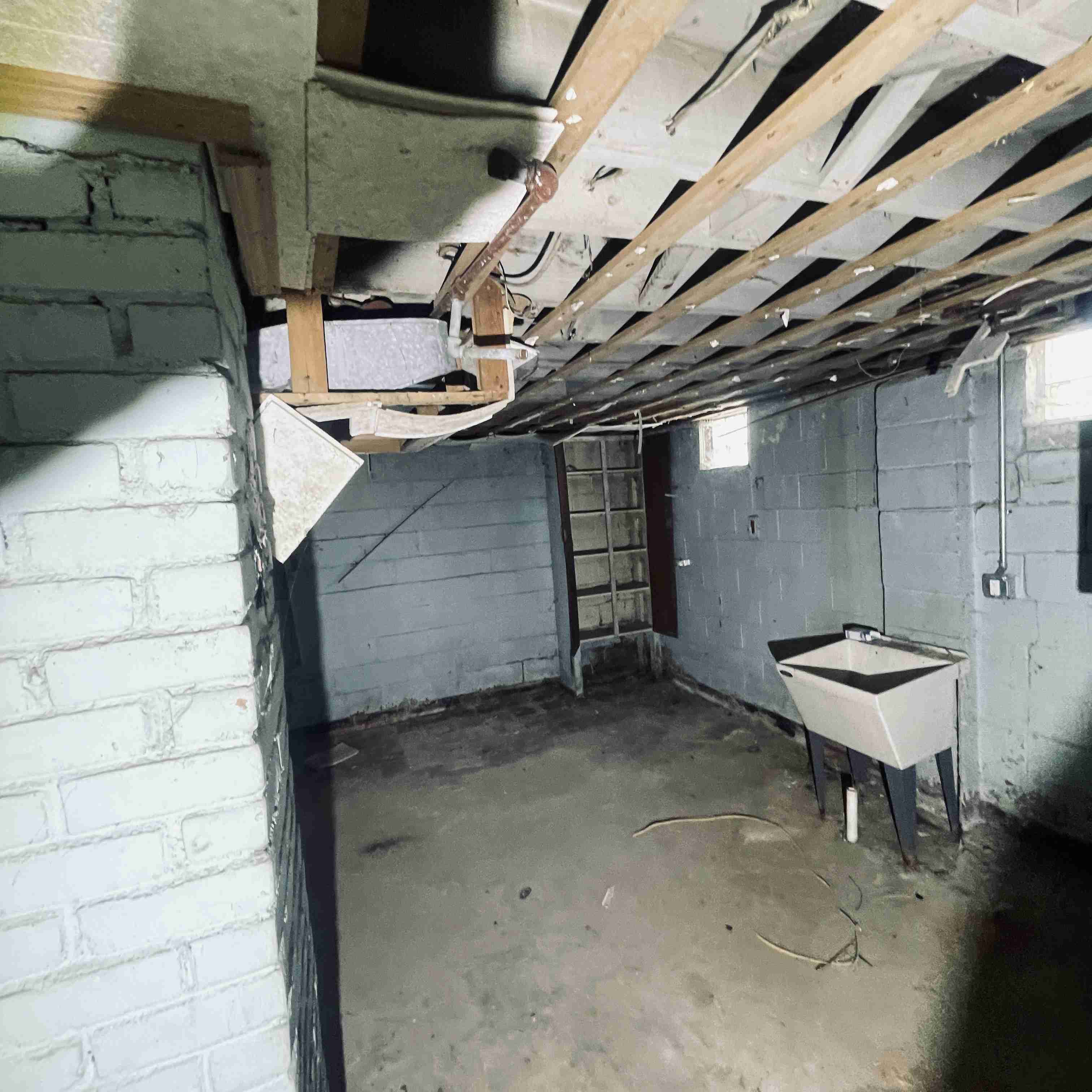 19220 Albany St (63).jpg